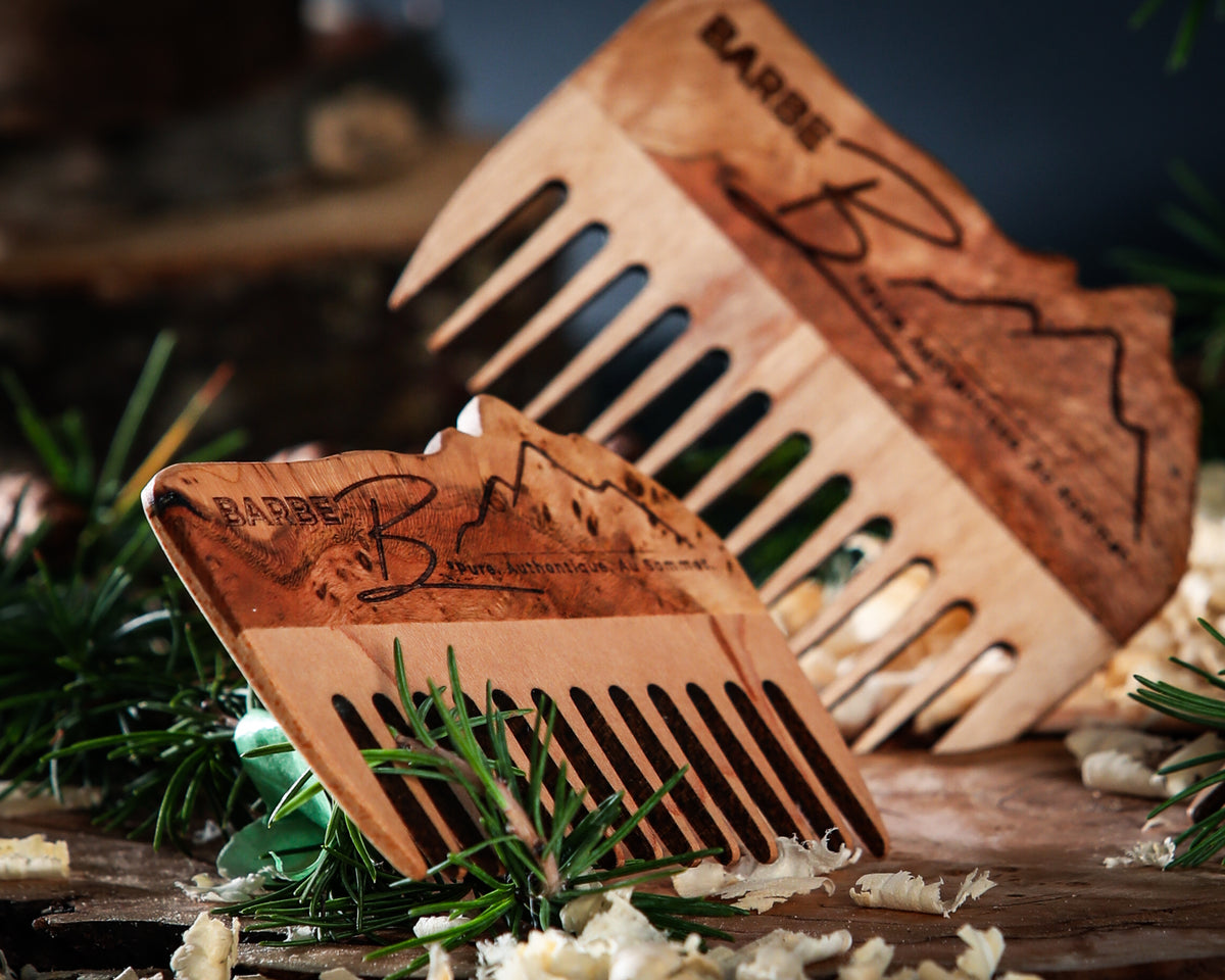 Peigne à barbe en érable et loupe de cerisier fait main par l'ébéniste Philippe Foley, Barbe B